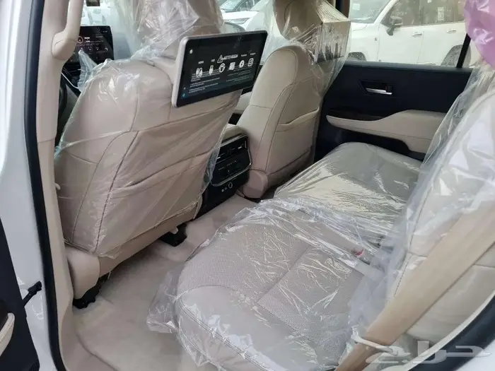 لاندكروزر GXR4 2025 بنزين 2