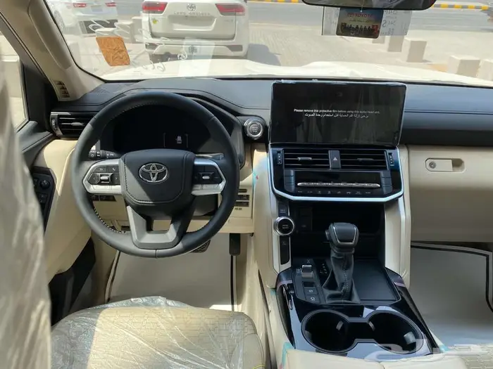 تويوتا لاندكروزر GXRL2 بنزين 2025 10