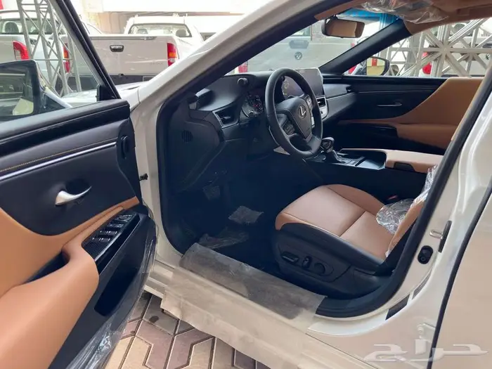 لكزس اي اس 250 AA استاندر 2025 سعودي 18