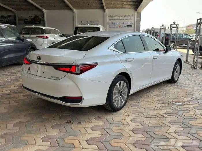 لكزس اي اس 250 AA استاندر 2025 سعودي 7
