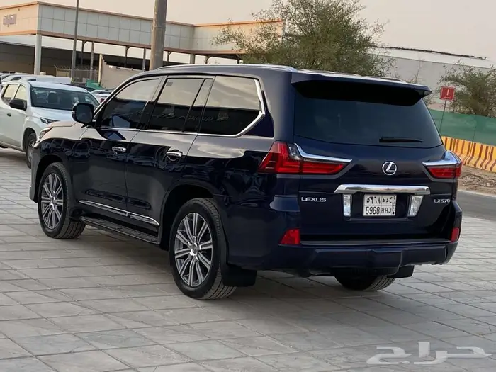 لكزس LX570 فل كامل 2016 7