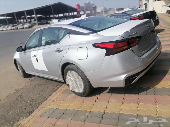 نيسان التيما 2024 فئه ستاندر 10