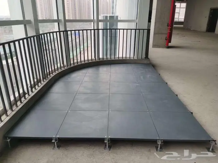 Raised floor أرضية مرتفعة 9