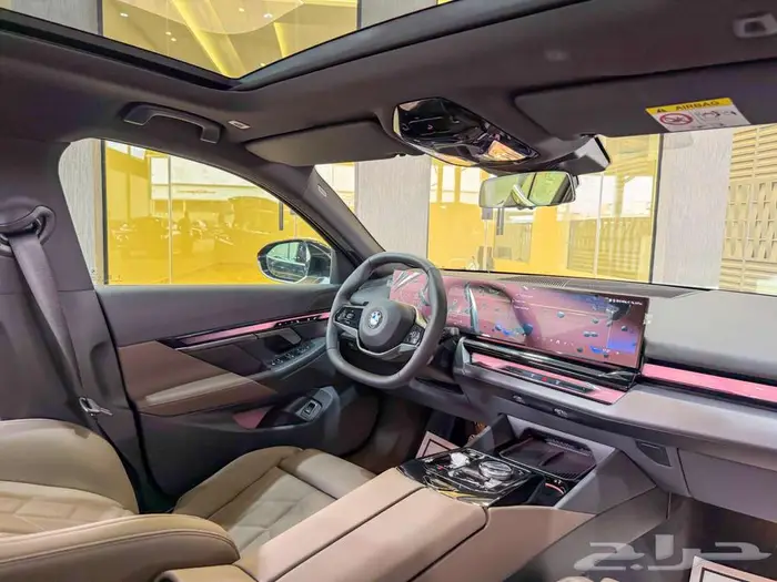 BMW 520i LAXURY 2025 اسود 7