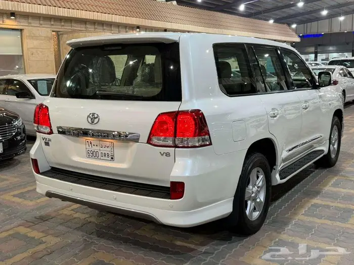 للبيع جيب VXR 2010 سعودي عداد قليل ( مخززنه ) 24