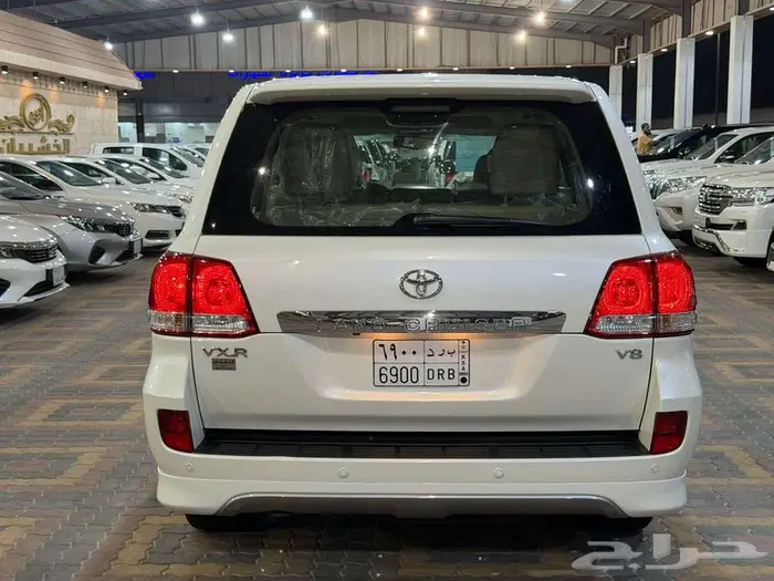 للبيع جيب VXR 2010 سعودي عداد قليل ( مخززنه ) 27
