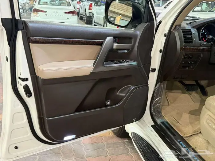 للبيع جيب VXR 2010 سعودي عداد قليل ( مخززنه ) 41