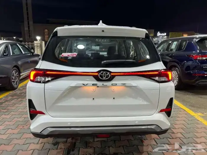 تويوتا GLX فيلوز 2025 2