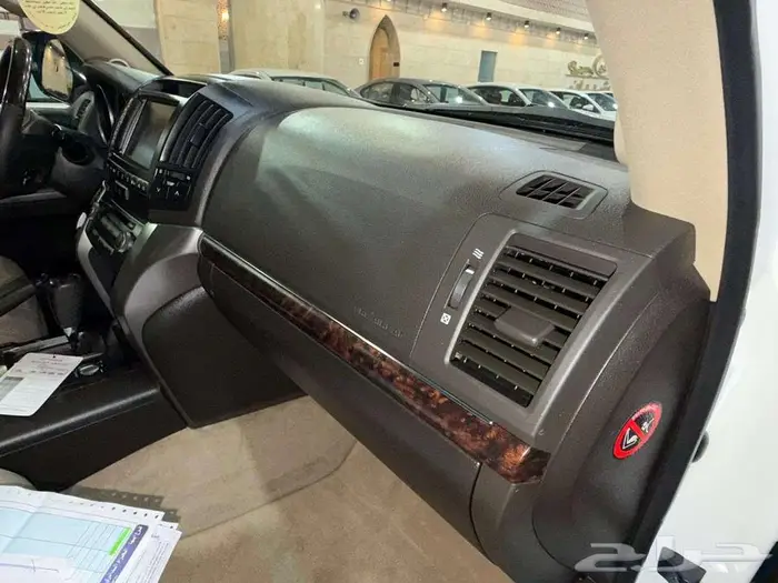 للبيع جيب VXR 2010 سعودي عداد قليل ( مخززنه ) 65