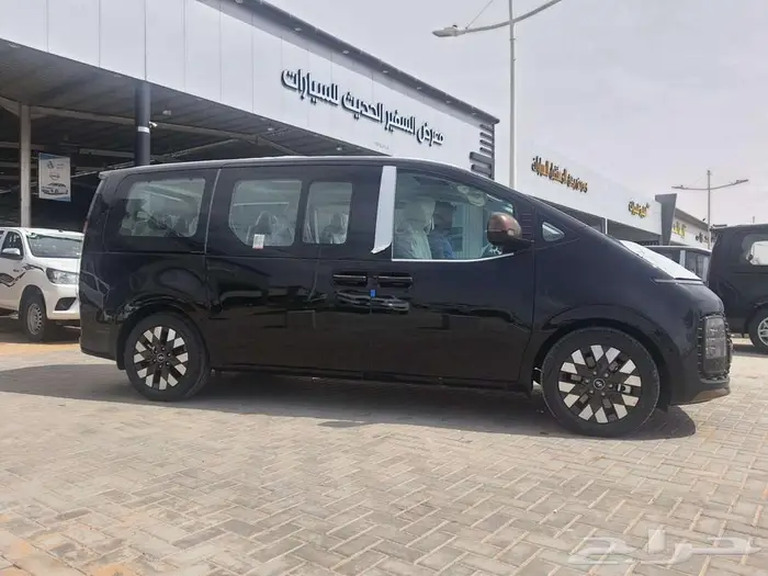 هونداي ستاريا لاكجري 7راكب موديل 2025 1