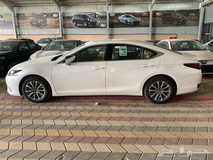 لكزس اي اس 250 AAابيض واسود سعودي2025 8