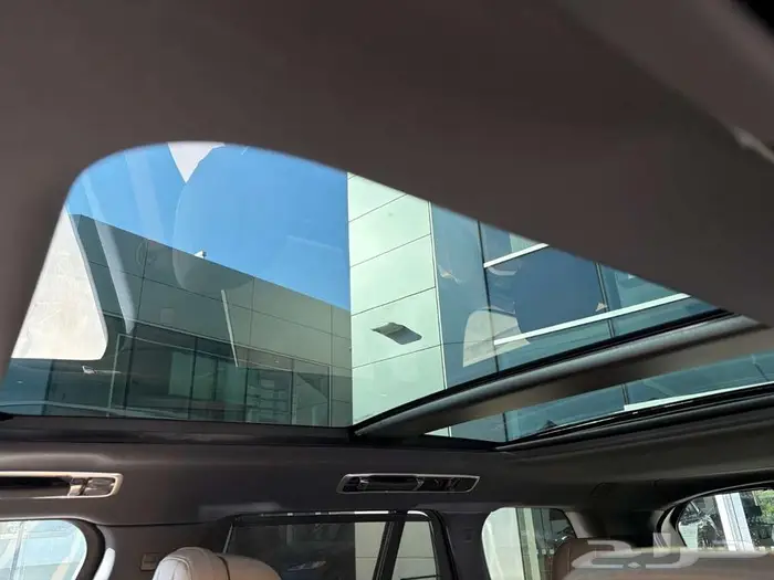 Range Rover Vouge SE 2025 12