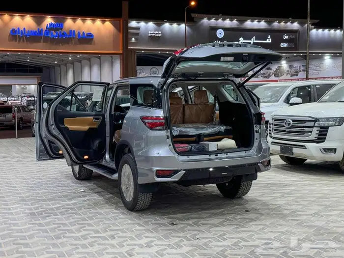 فورتشنر 6 سلندر 2025 بنزين (عليها ملاحظة خفيفة) بطاقة جمركية 33