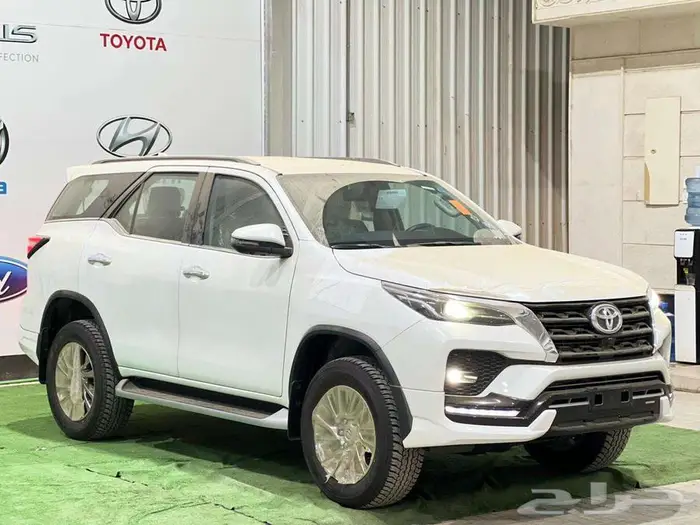 فورشنر بنزين 6سرندل VX1 2025 ويتوفر VX3 . 4