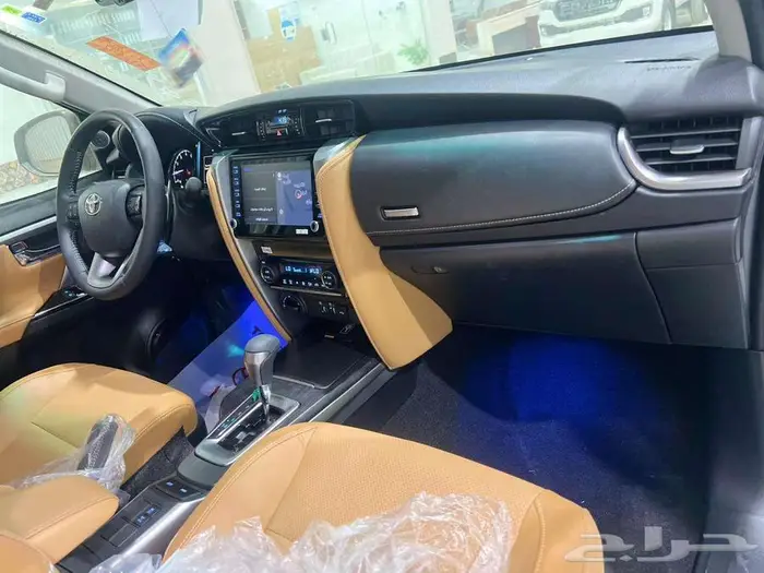 فورشنر بنزين 6سرندل VX1 2025 ويتوفر VX3 . 26