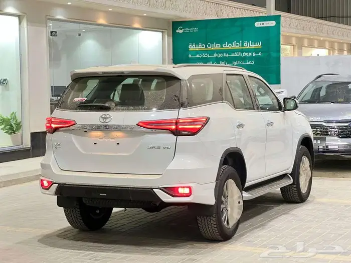 فورشنر بنزين 6سرندل VX1 2025 ويتوفر VX3 . 6
