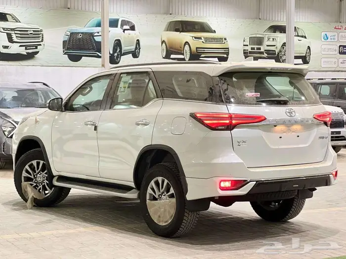 فورشنر بنزين 6سرندل VX1 2025 ويتوفر VX3 . 13