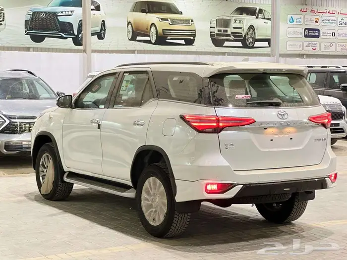 فورشنر بنزين 6سرندل VX1 2025 ويتوفر VX3 . 12