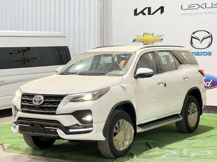فورشنر بنزين 6سرندل VX1 2025 ويتوفر VX3 . 2