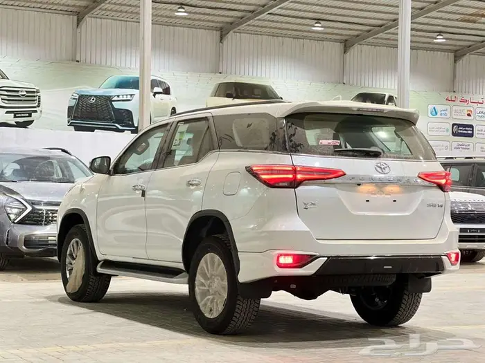 فورشنر بنزين 6سرندل VX1 2025 ويتوفر VX3 . 11