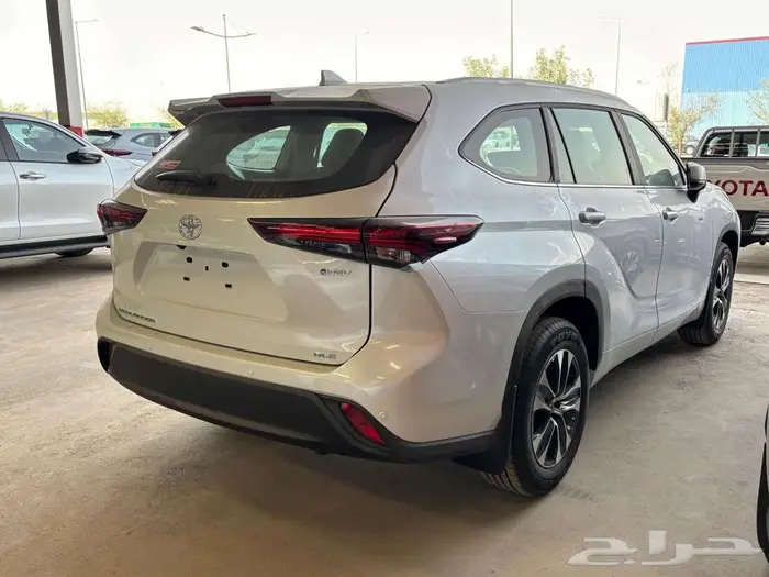تويوتا هايلاندر GLE 4X4 هايبرد نص فل موديل 2025 4