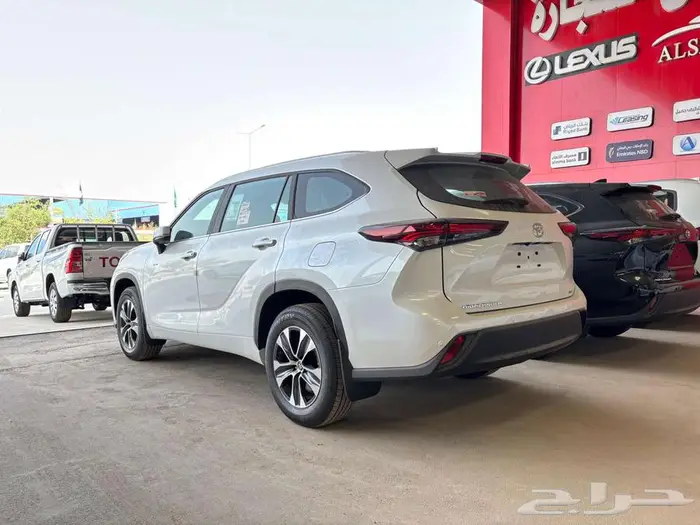 تويوتا هايلاندر GLE 4X4 هايبرد نص فل موديل 2025 3