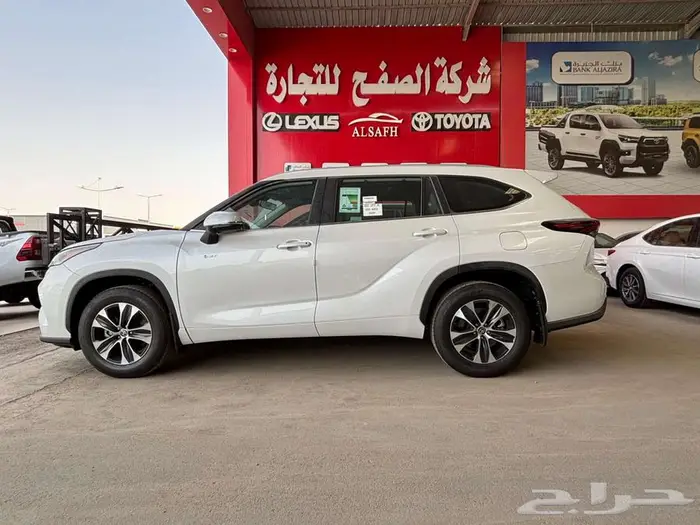 تويوتا هايلاندر GLE 4X4 هايبرد نص فل موديل 2025 6