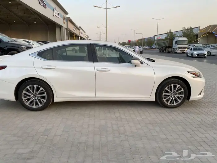 لكزس ( ES250 ) AA ستاندر 2025 بريمي 11
