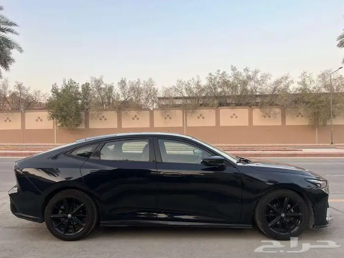 شانجان يوني في UNI-V فل كامل 2023 مالك اول 16