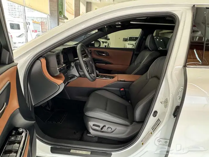 تويوتا كراون 2025 هايبرد فل كامل جملي أسود TOYOTA CROWN 2025 6