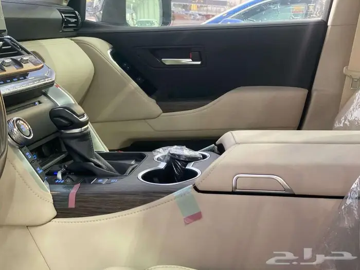 تويوتا لاندكروزر VXR ديزل 2023 - بطاقه جمركيه 8