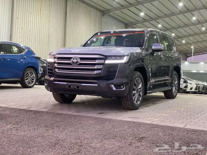 تويوتا لاندكروزر VXR ديزل 2023 - بطاقه جمركيه 1