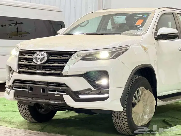 فورشنر بنزين 6سرندل VX1 2025 ويتوفر VX3 . 1
