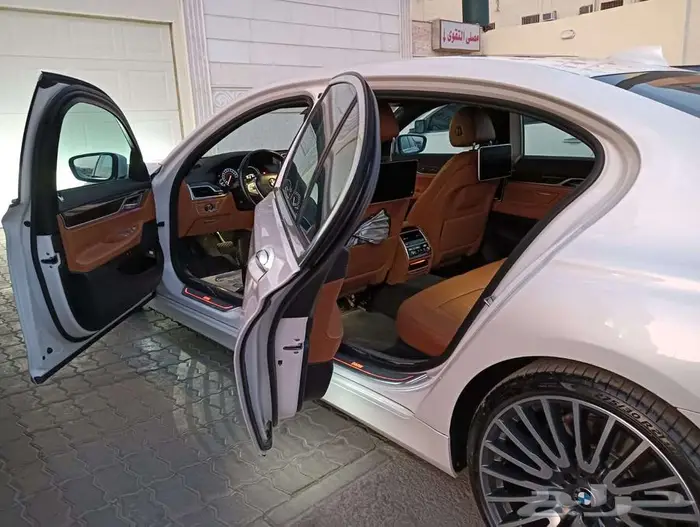 بي ام دبليو 740 LI موديل 2019 21