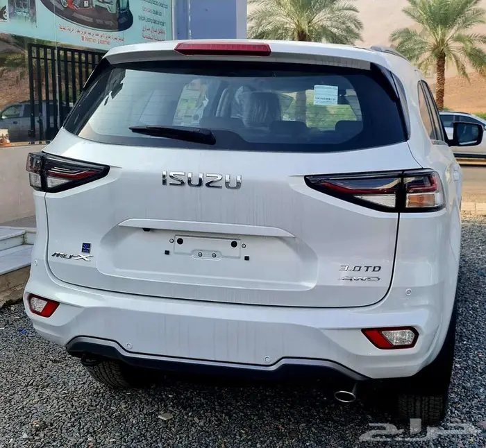 ايسوزو ام يو اكس 2024  2025   2026 5