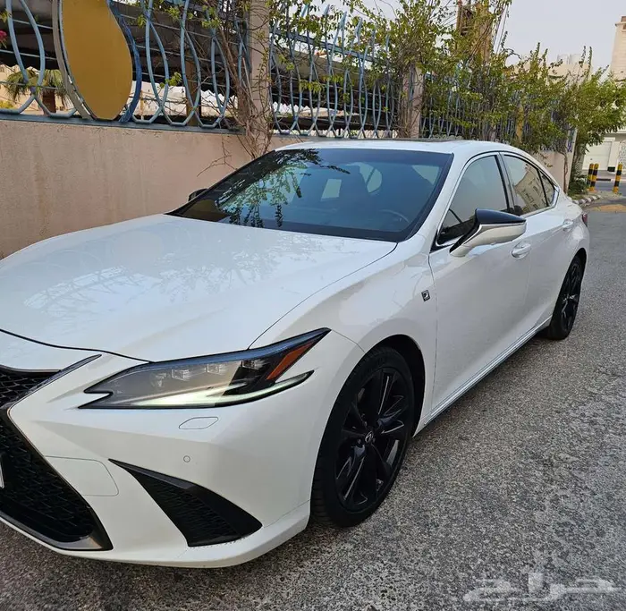 لكزس ES 350 اف سبورت 2023 وكالة 20