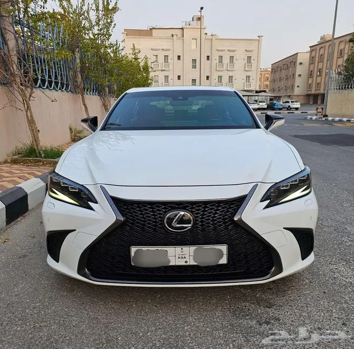 لكزس ES 350 اف سبورت 2023 وكالة 1