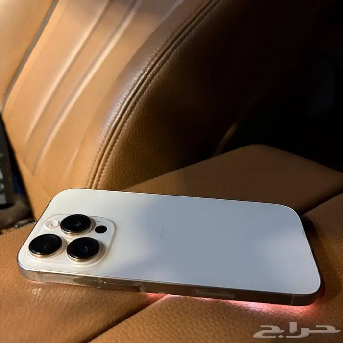ايفون 16 برو تيتانيوم 256GB  نظيف جدا 1