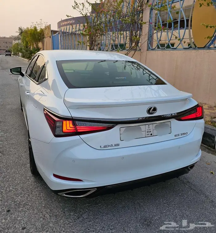 لكزس ES 350 اف سبورت 2023 وكالة 11