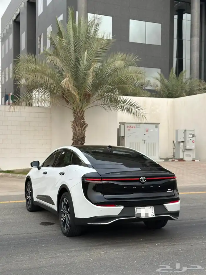 تويوتا كراون بريميوم 2023 10