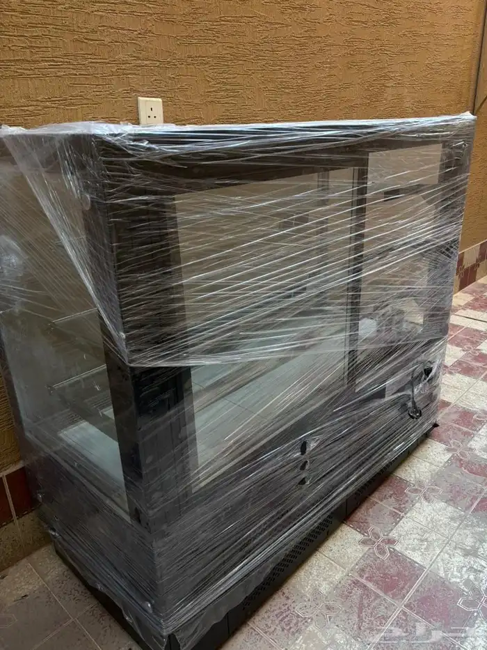 ثلاجة كيك ومشروبات للبيع 0