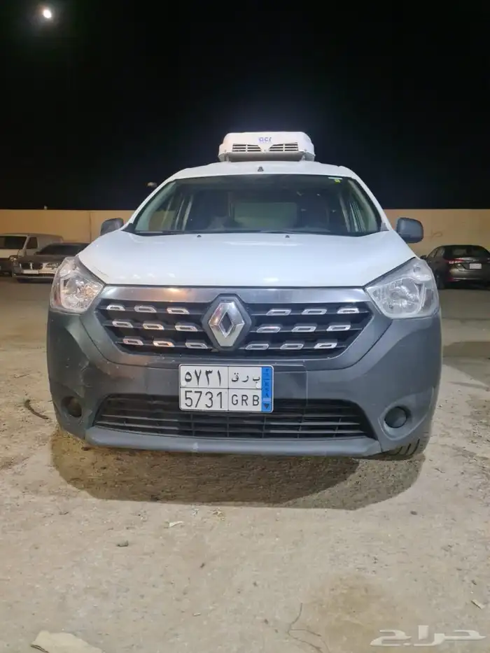 سيارة رينو 0