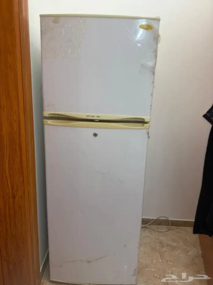 ثلاجة و طقم كنب 0