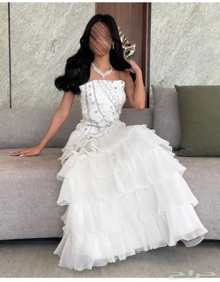 كوني نجمة مناسبتك مع فساتيننا الراقية 18