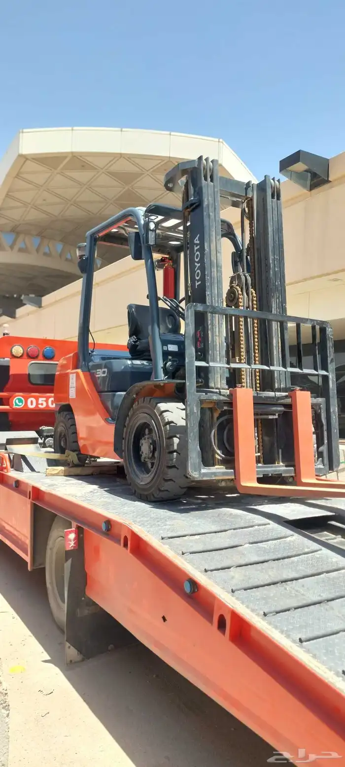 فوركلفت رافعة للايجار رافعه بوم لودر 8