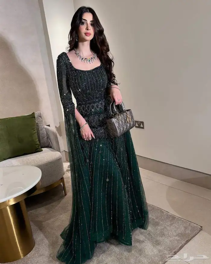 كوني نجمة مناسبتك مع فساتيننا الراقية 2