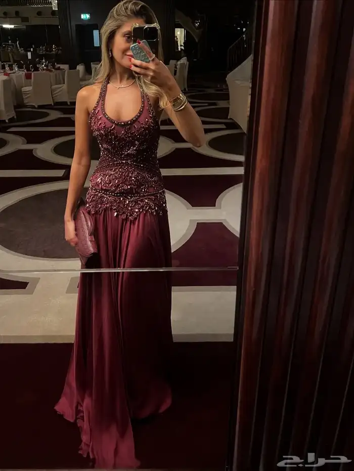 كوني نجمة مناسبتك مع فساتيننا الراقية 10