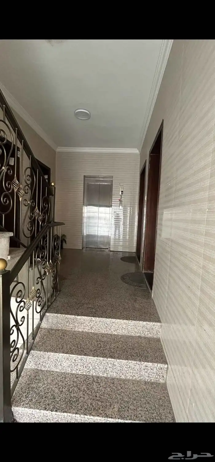 شقة مع سطحها للبيع 2