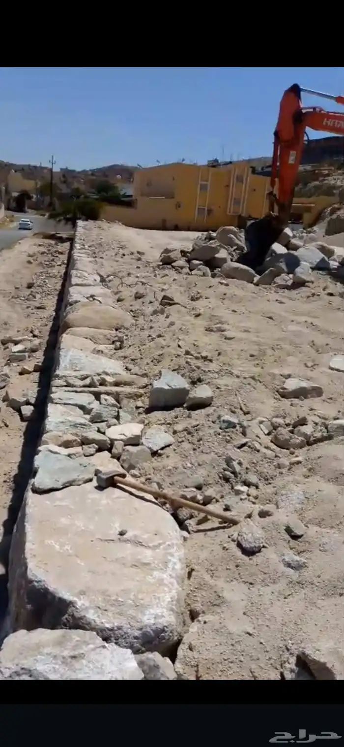 بكلين لقص الاراضي وبنا الحجر وحفريات قواعد 2