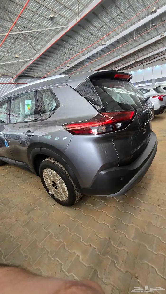 نيسان اكستريل sv 2025 نص فل 7 مقاعد 4